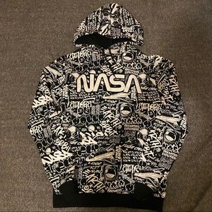 GRAFFITI NASA SWEATER